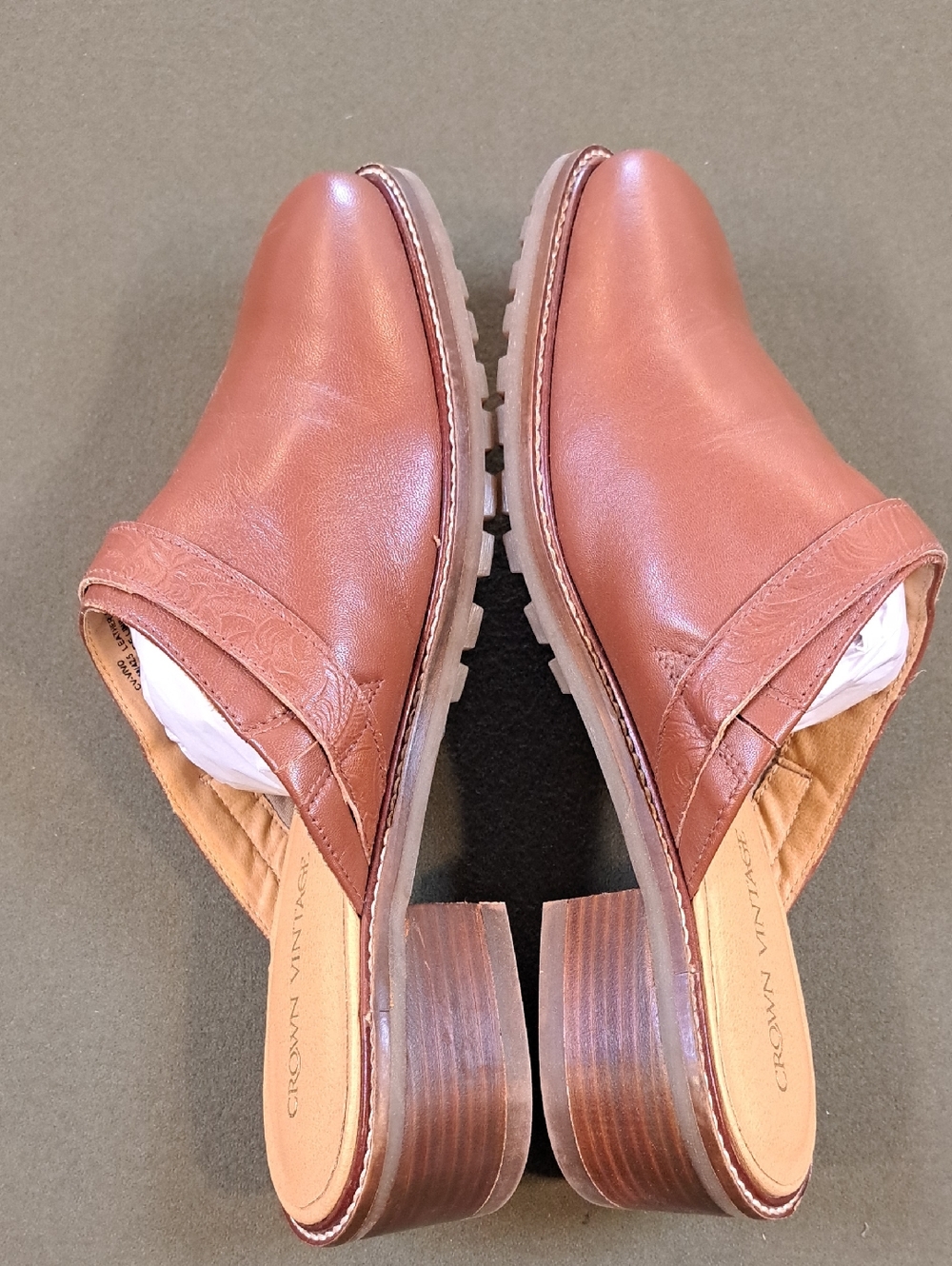Crown Vintage Vivo Clog - Color: British Tan - Size: 11 - Picture 6 of 10